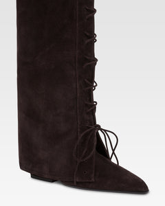 Fold-over boots in ebony calf suede.