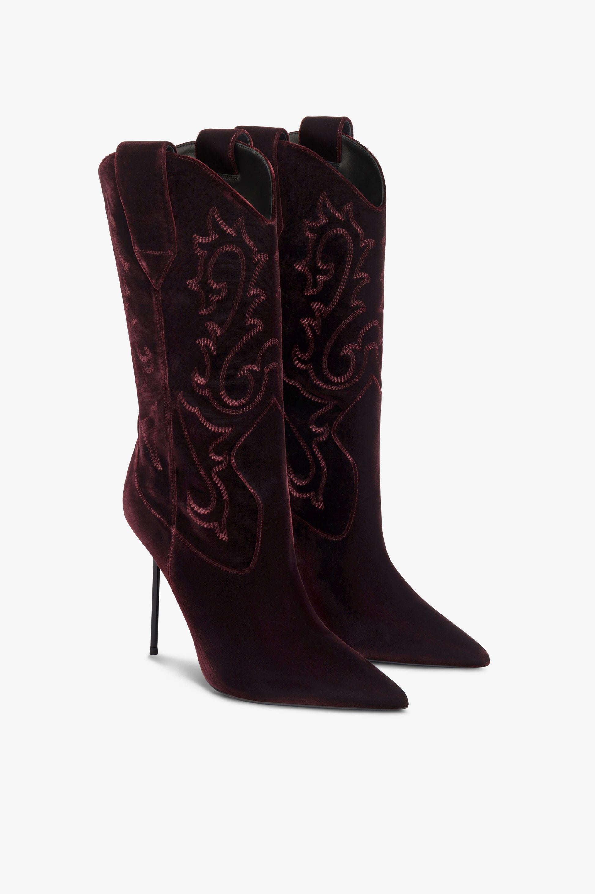 Botas de terciopelo de color <<pinot noir>>.