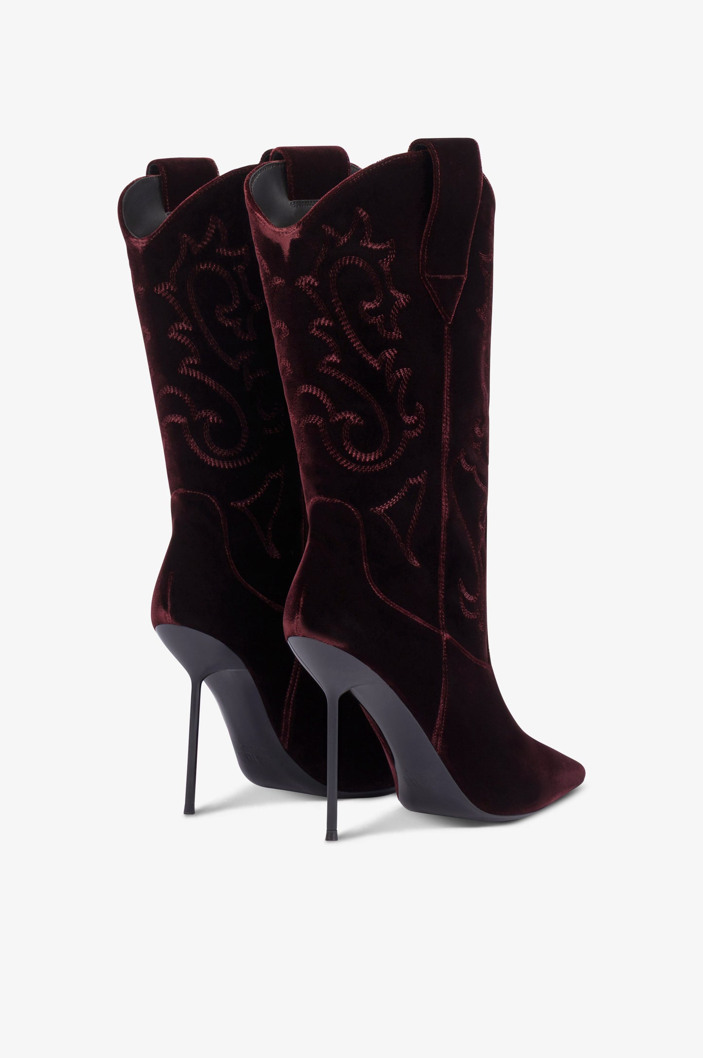 Botas de terciopelo de color <<pinot noir>>.
