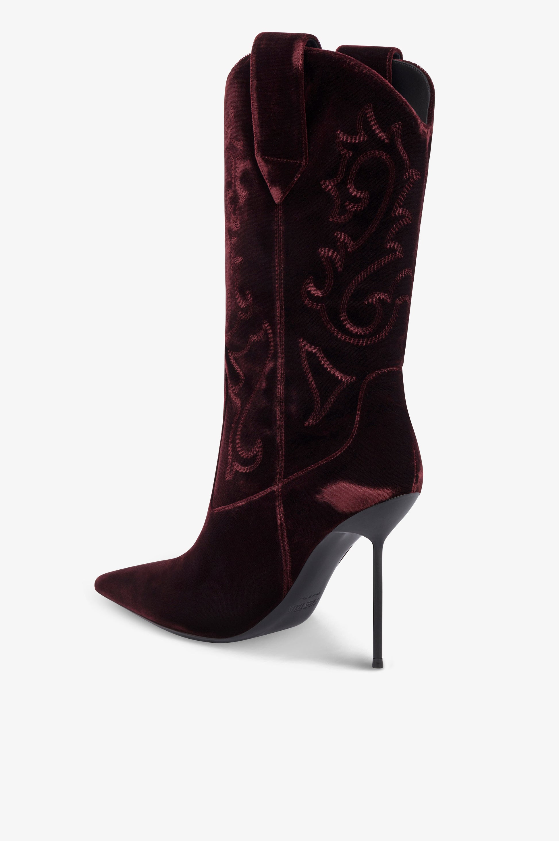 Botas de terciopelo de color <<pinot noir>>.