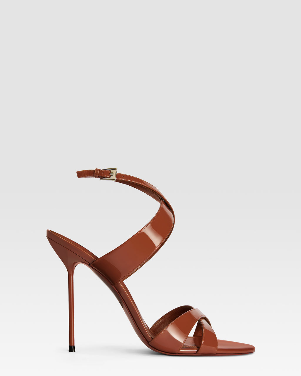 Sandals in desert rose patent leather
