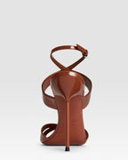 Sandals in desert rose patent leather