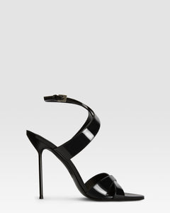 Sandals in black patent leather