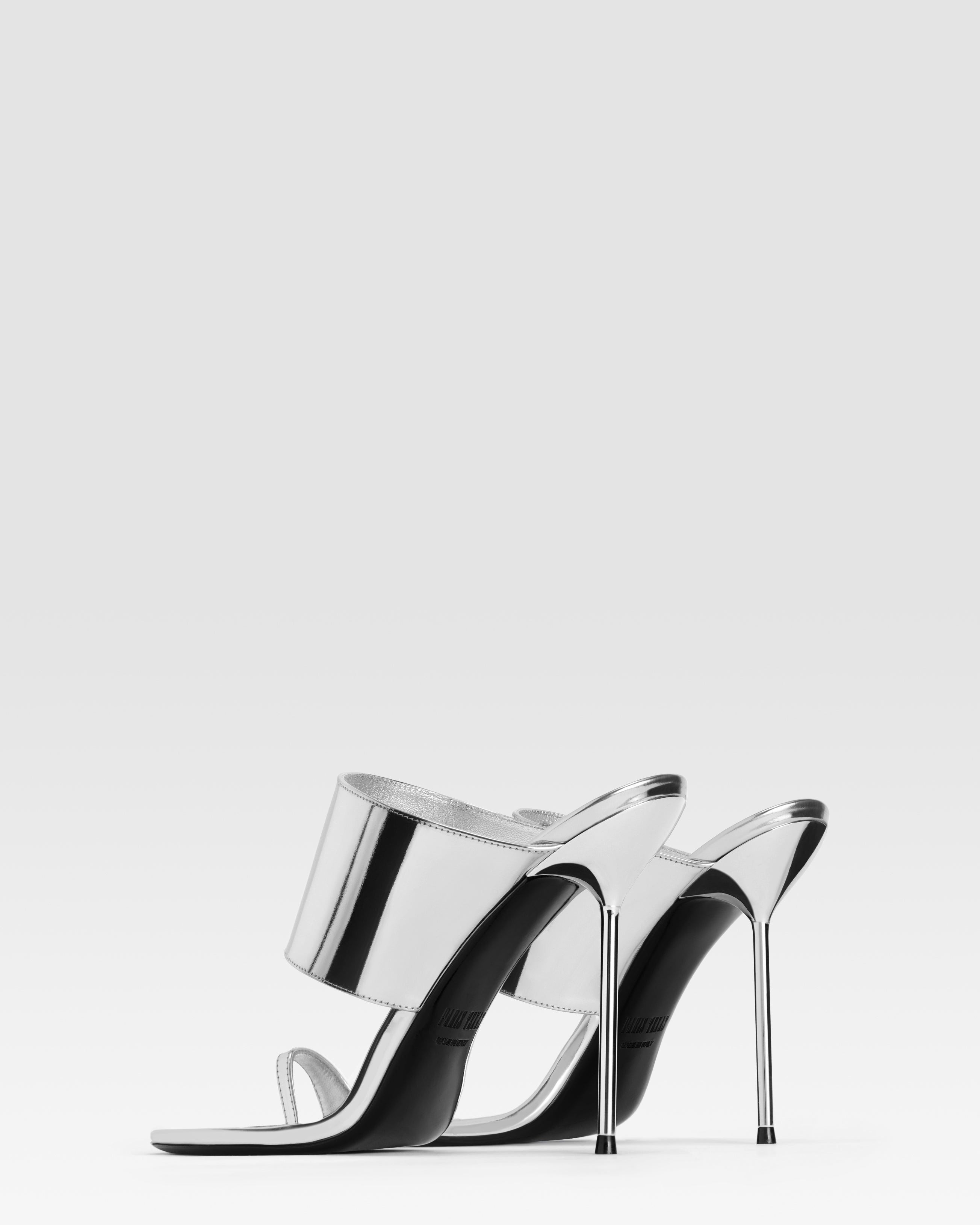 Thong-ring mules in silver, mirror-effect leather