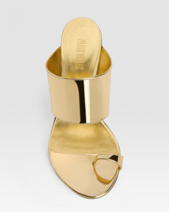 Thong-ring mules in gold, mirror-effect leather