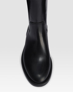 Boots in black calf leather