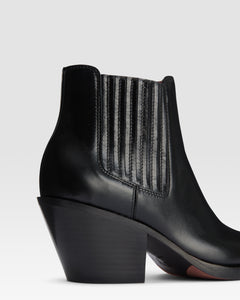 Texan ankle boots in shiny black calf leather