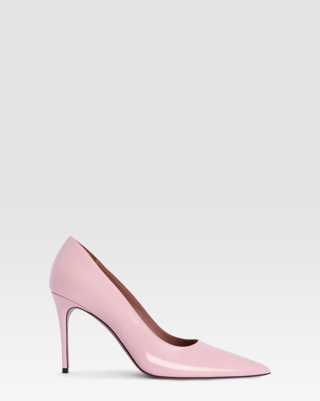 Pumps in petal pink brushed calf leather