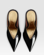 Sabots in black and gold patent leather