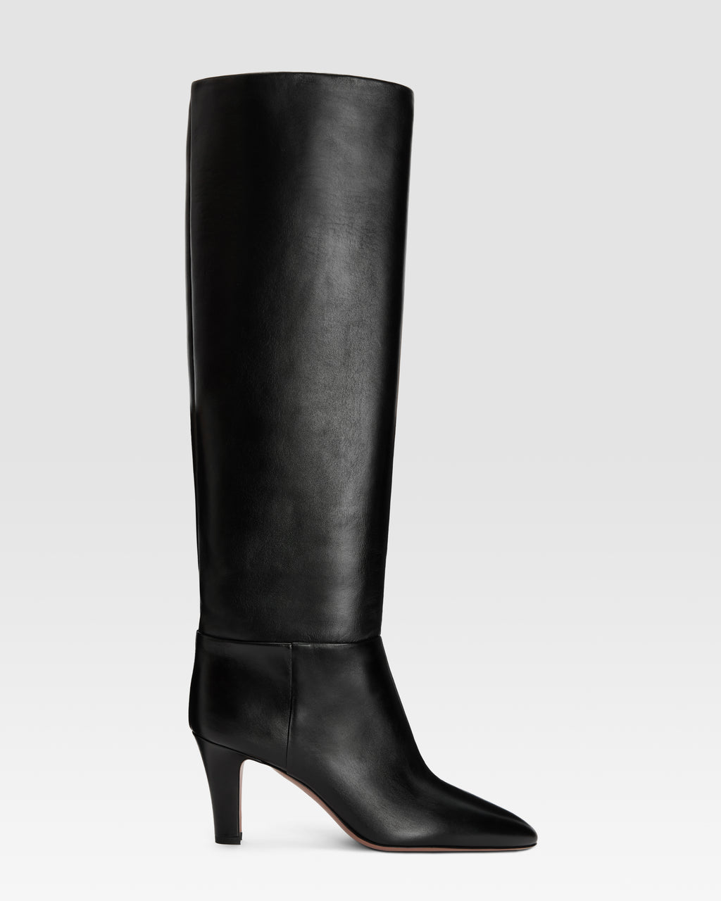Boots in black leather