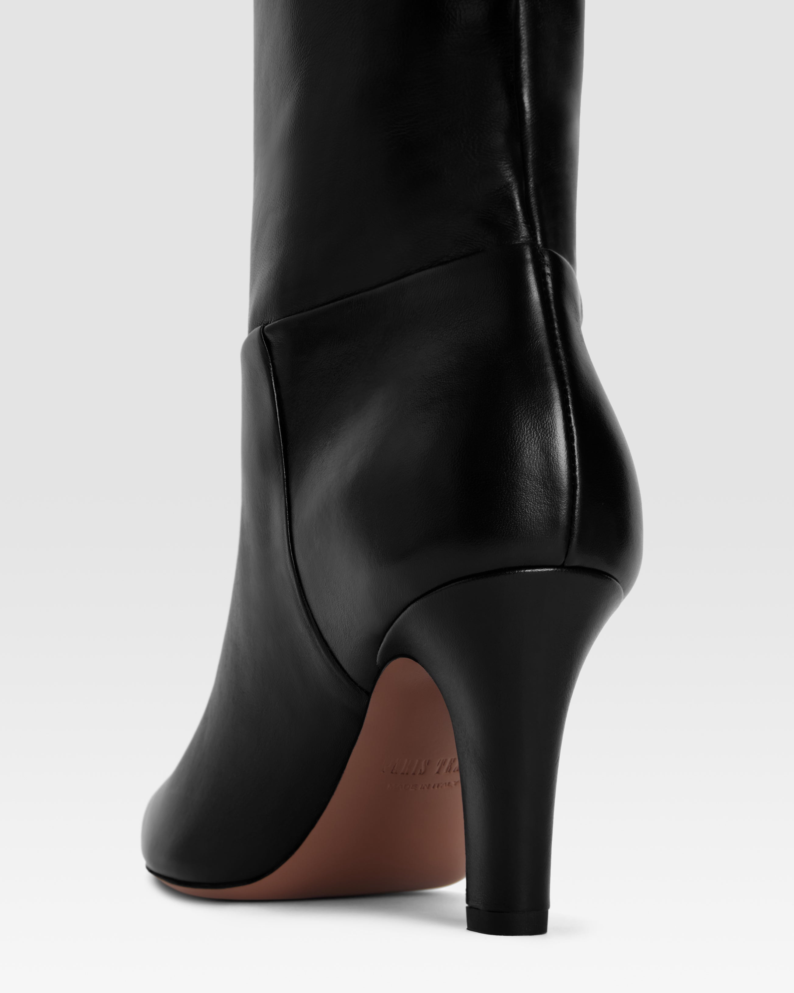 Boots in black leather