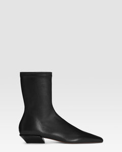 Ankle boots in black stretch leather