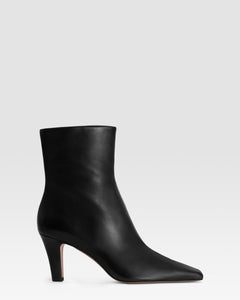 Ankle boots in black calf leather