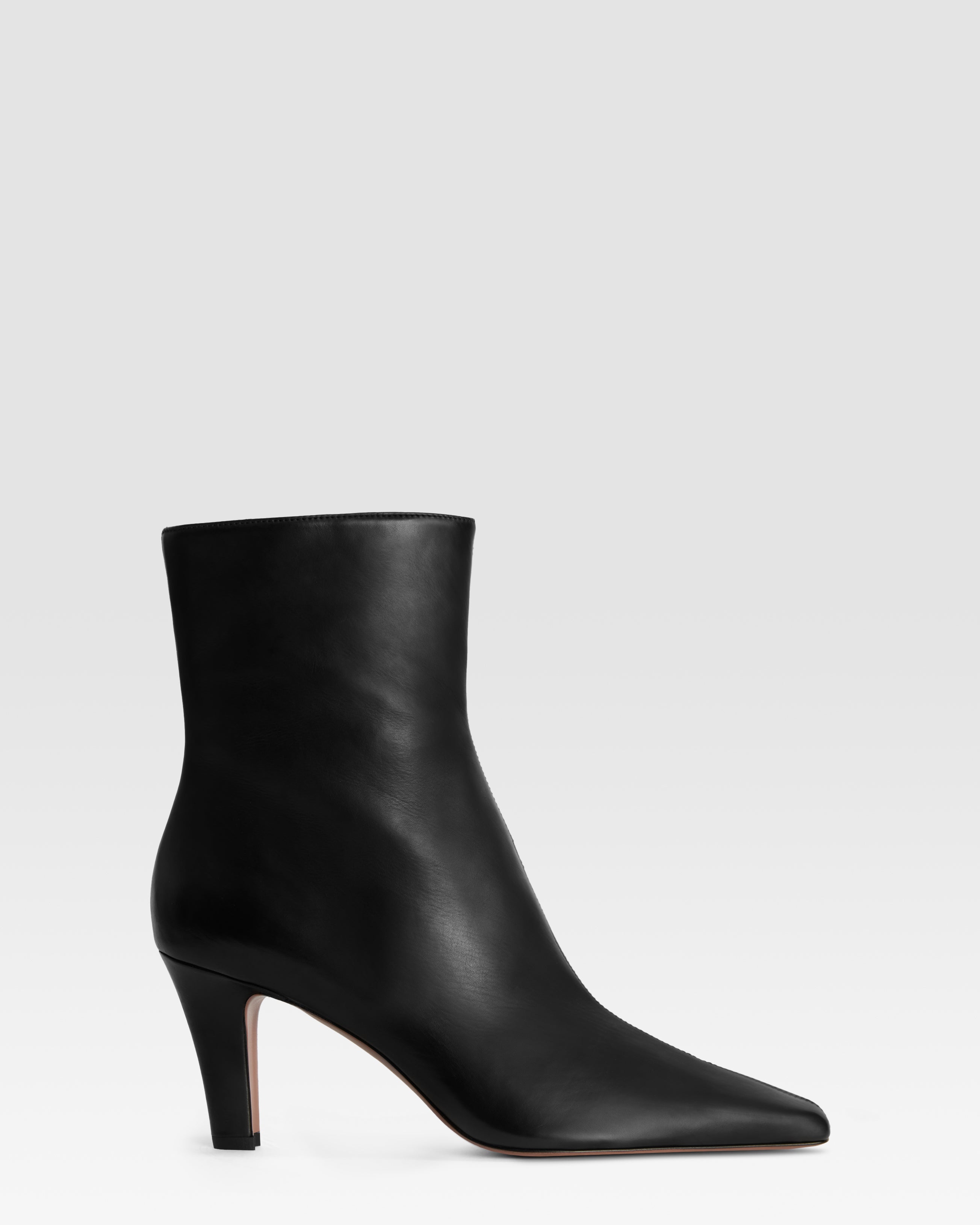 Ankle boots in black calf leather