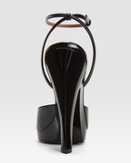 SANDALO IN VERNICE CON PLATEAU