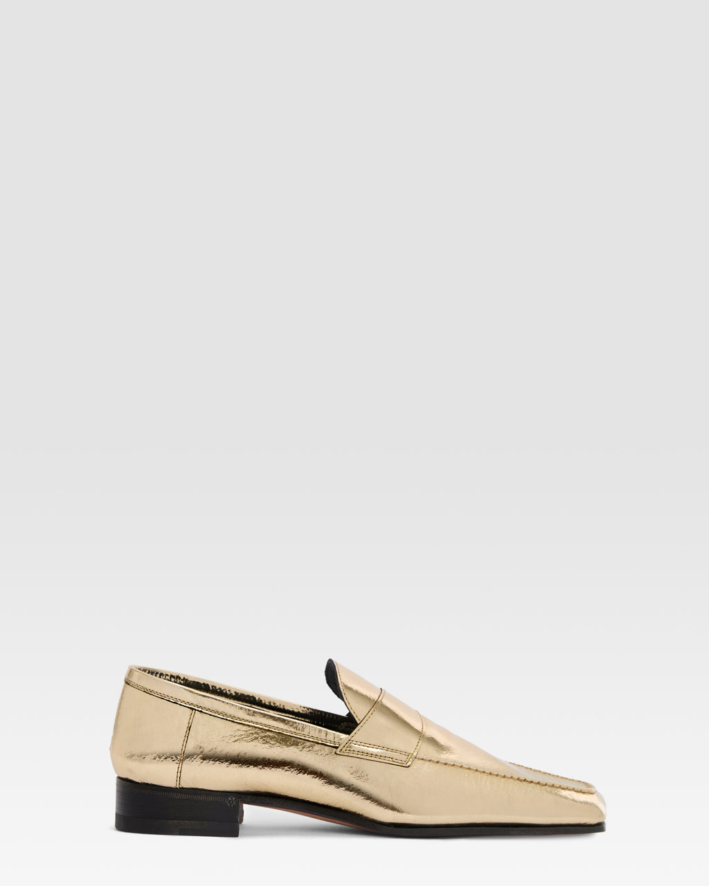 Loafers in gold, metallic-effect plisse leather