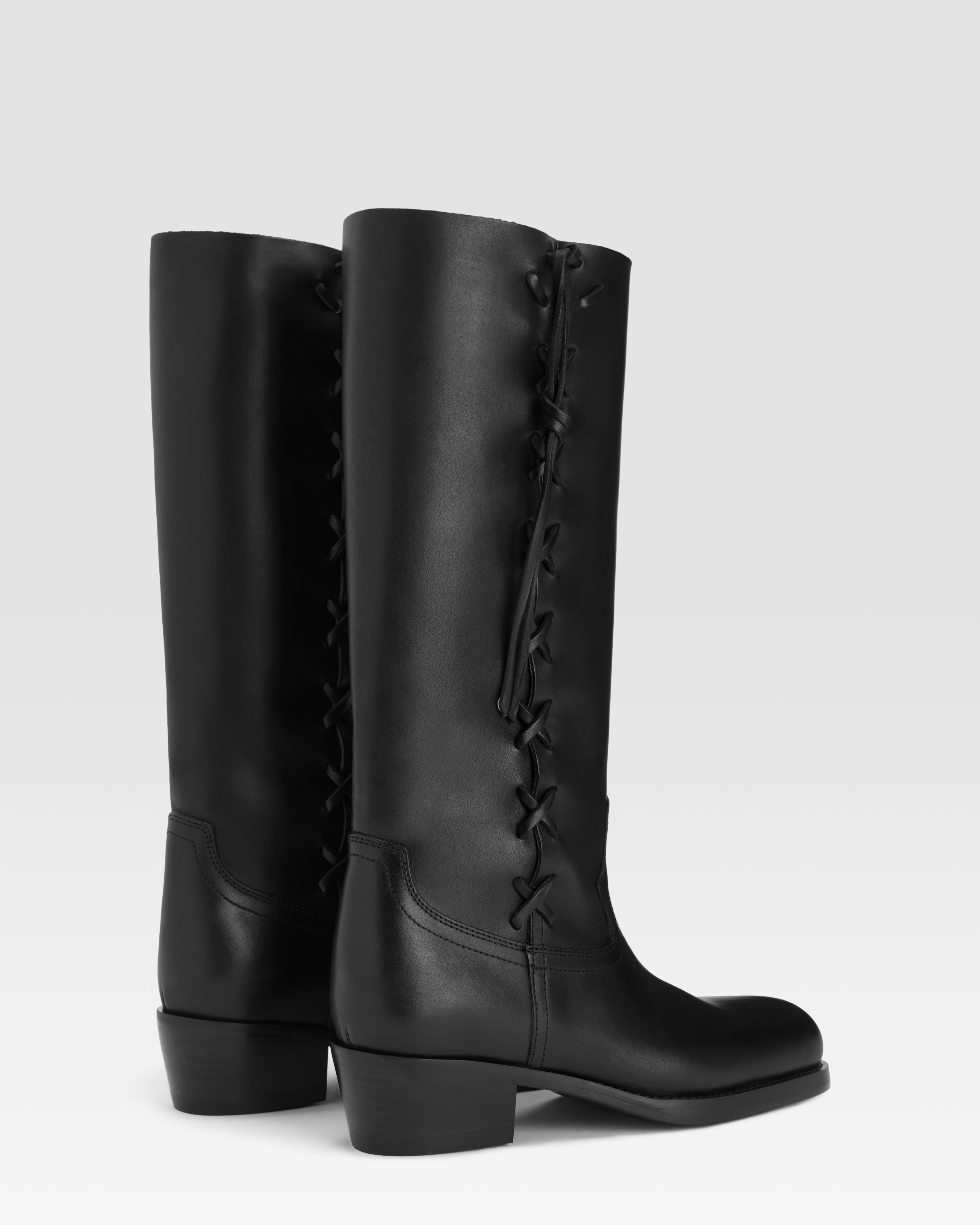 Boots in black calf leather