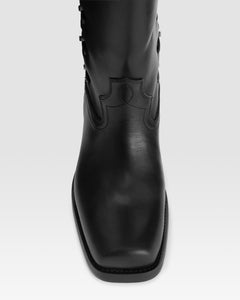Boots in black calf leather