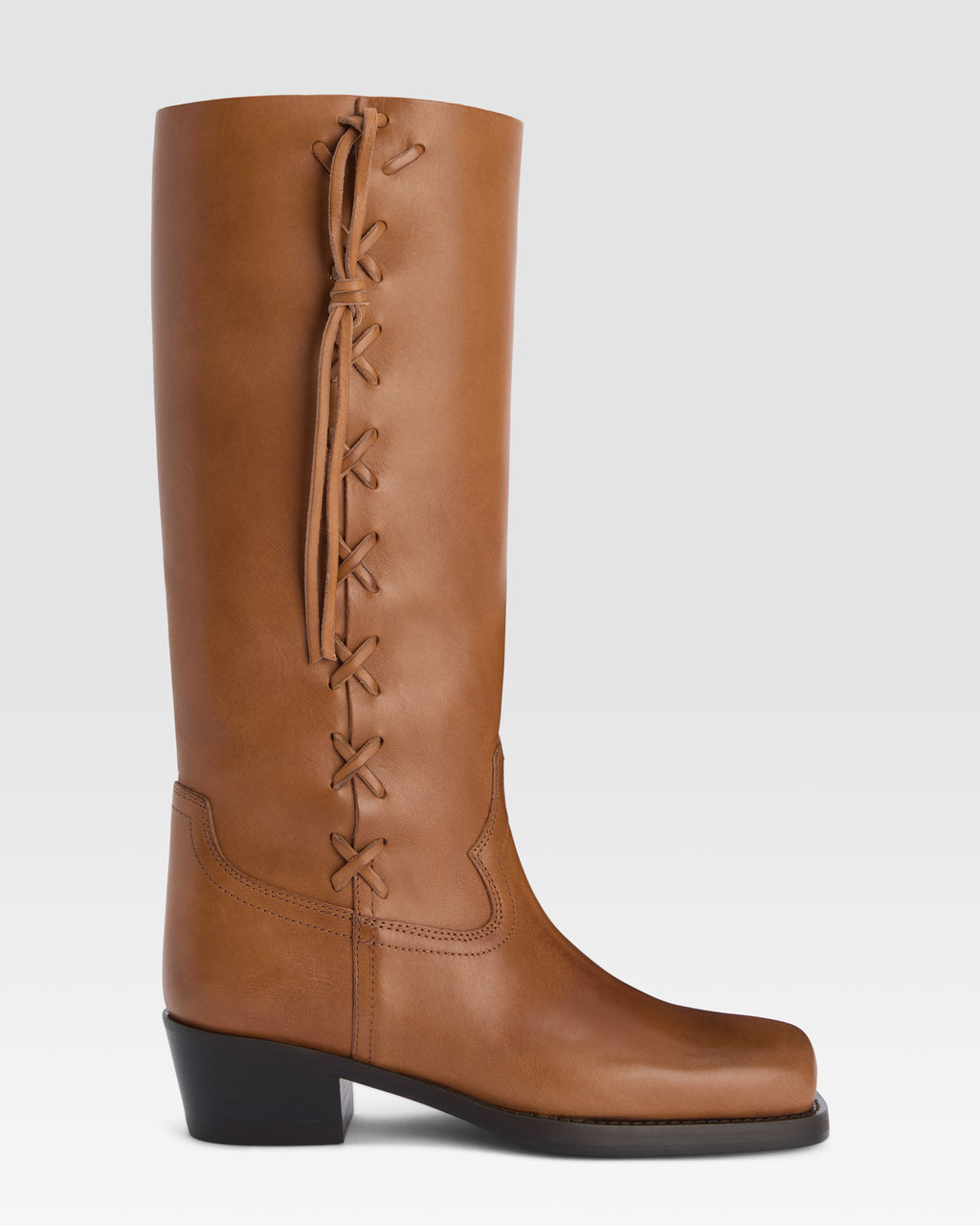 Boots in tan calf leather