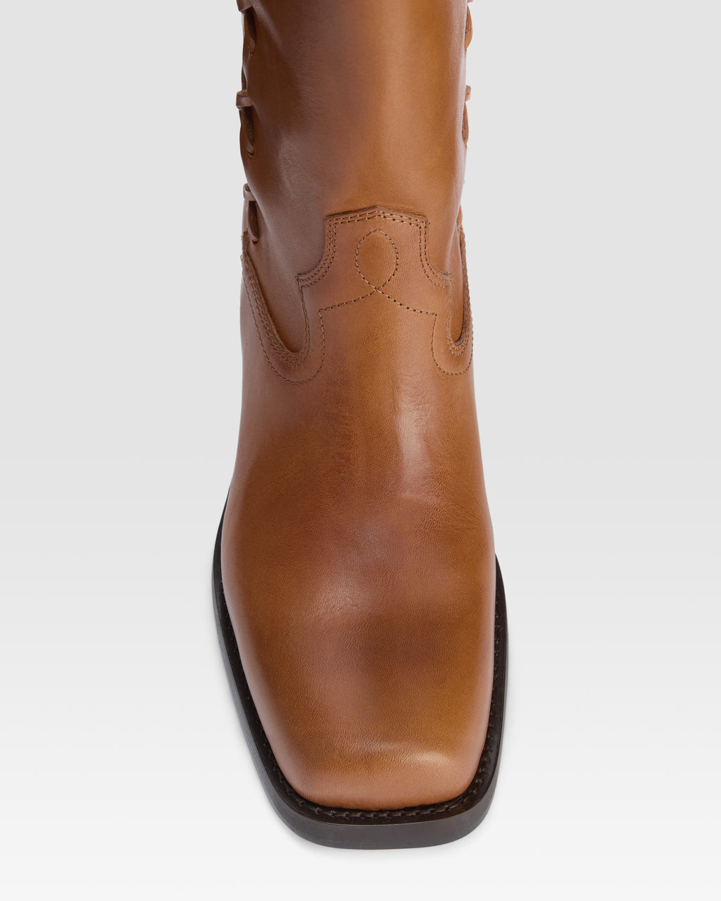 Boots in tan calf leather