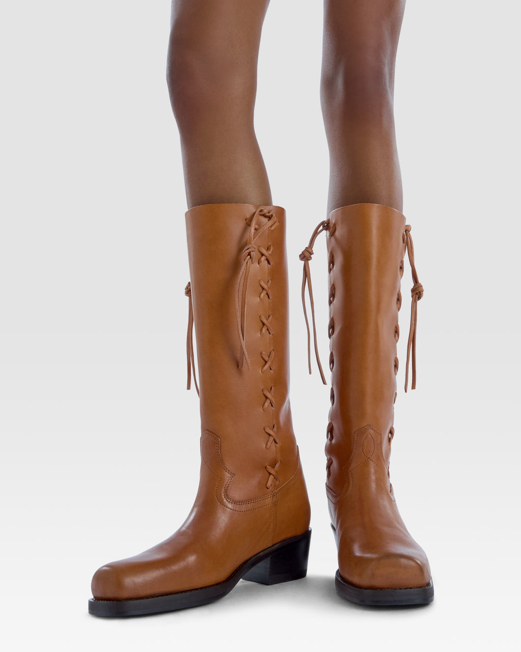 Boots in tan calf leather