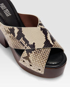MULE DE PIEL CON EFECTO PITON