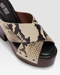 MULE DE PIEL CON EFECTO PITON