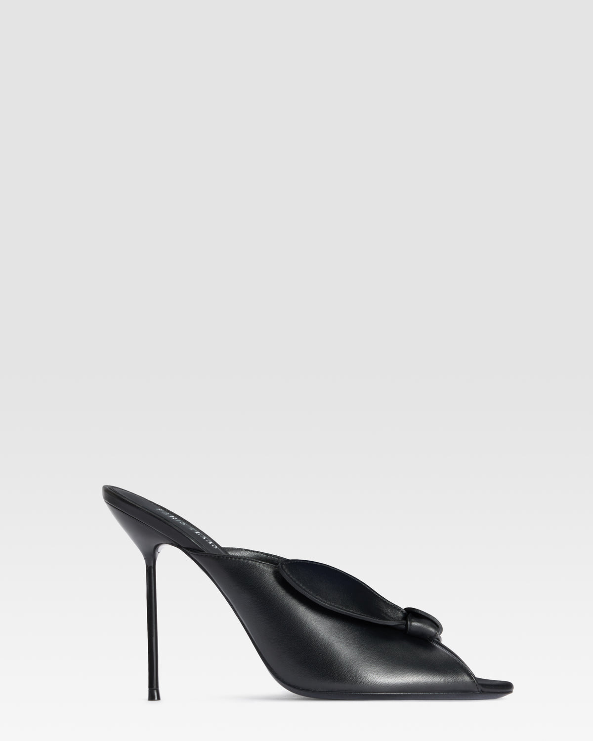 MULE IN NAPPA CON DETTAGLIO FIOCCO