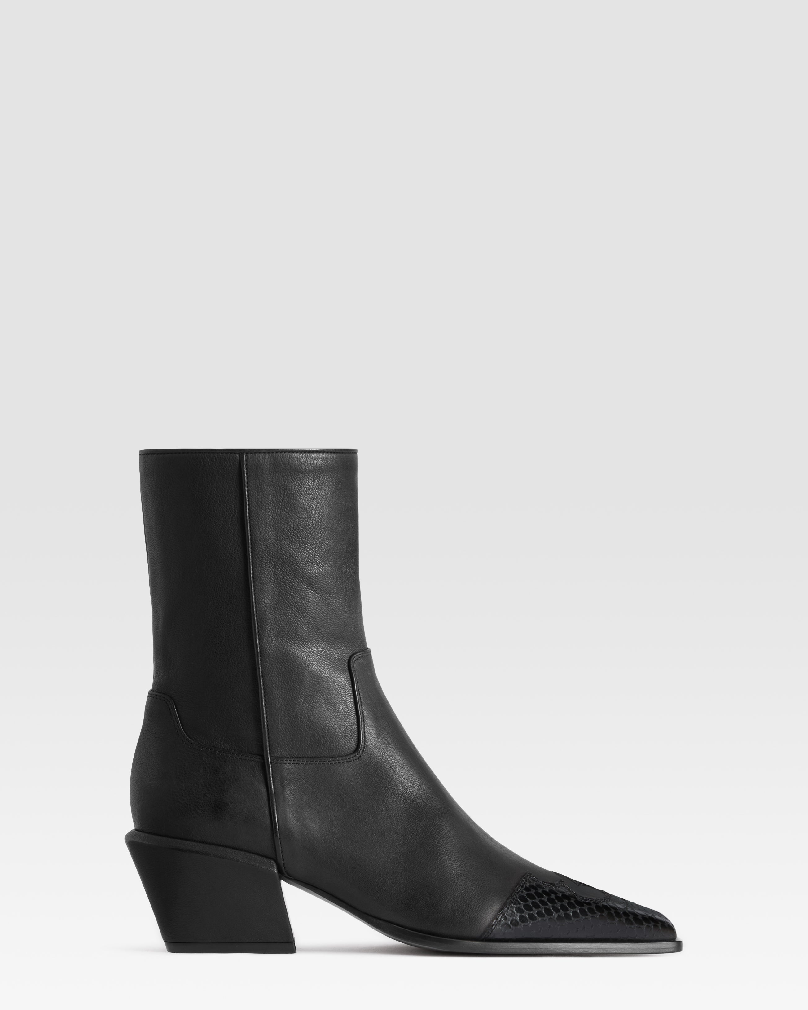 NEW IN – Paris Texas US