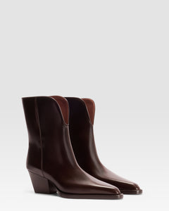 GEBURSTETER LEDER ANKLE BOOT