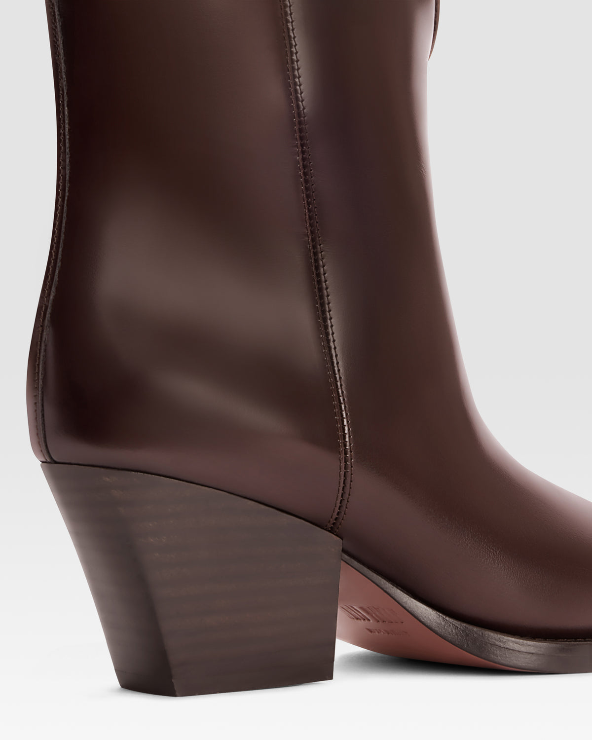 GEBURSTETER LEDER ANKLE BOOT