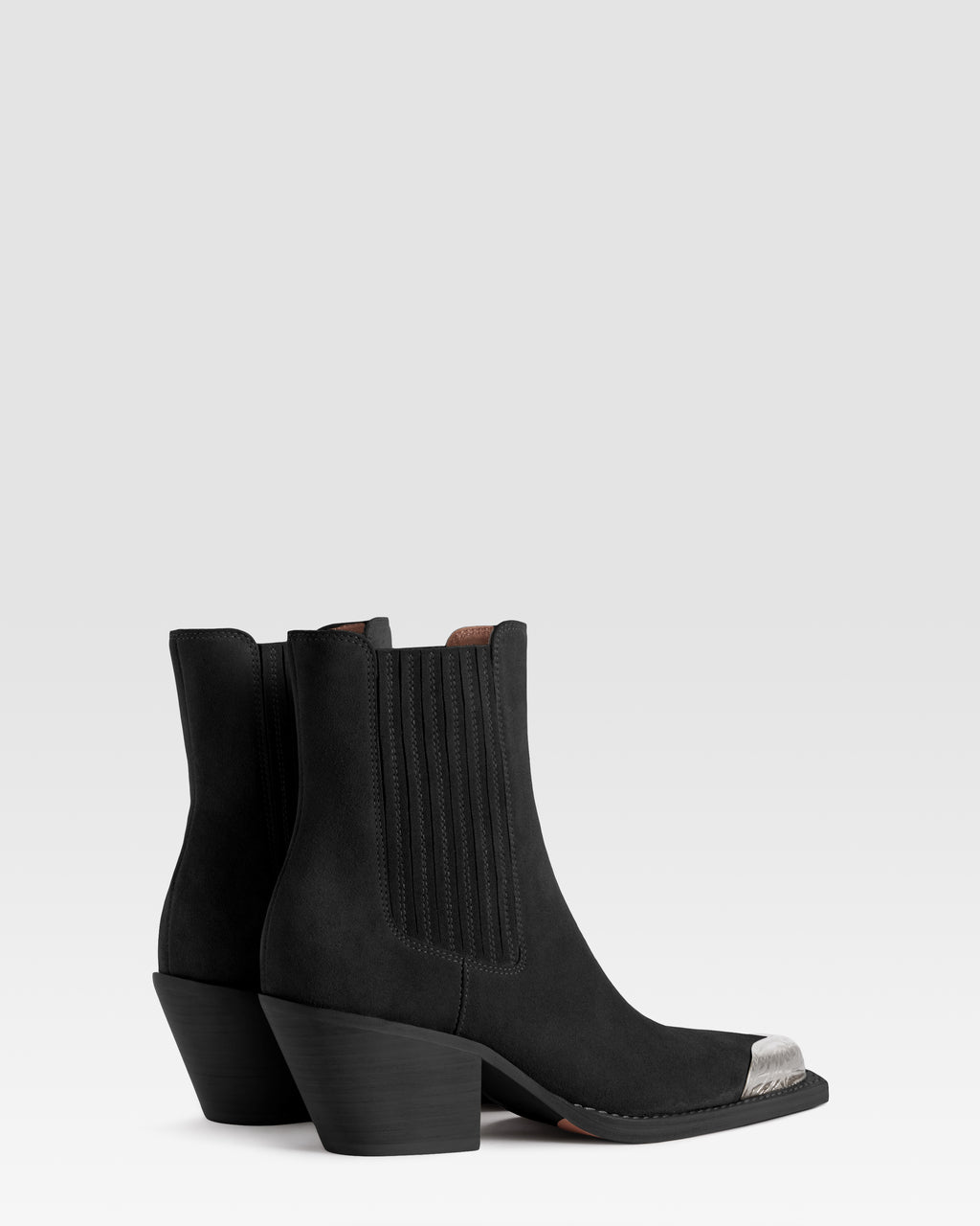 BOTIN ESTILO WESTERN DE ANTE CON PUNTERA METALICA