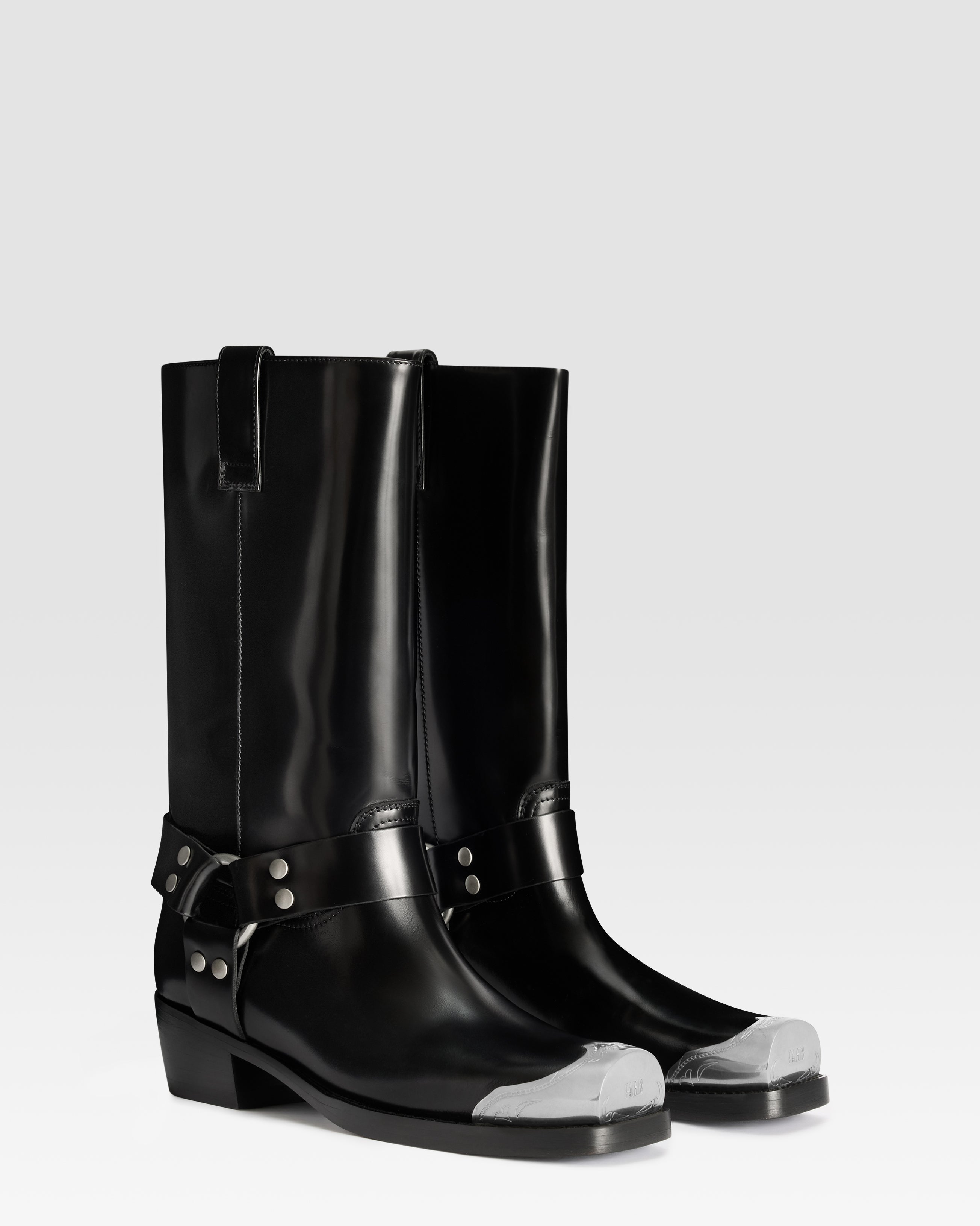 BOTTE EN CUIR BROSSE AVEC EMBOUT METALLIQUE