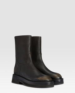 VINTAGE-EFFECT BRUSHED LEATHER ANKLE BOOT