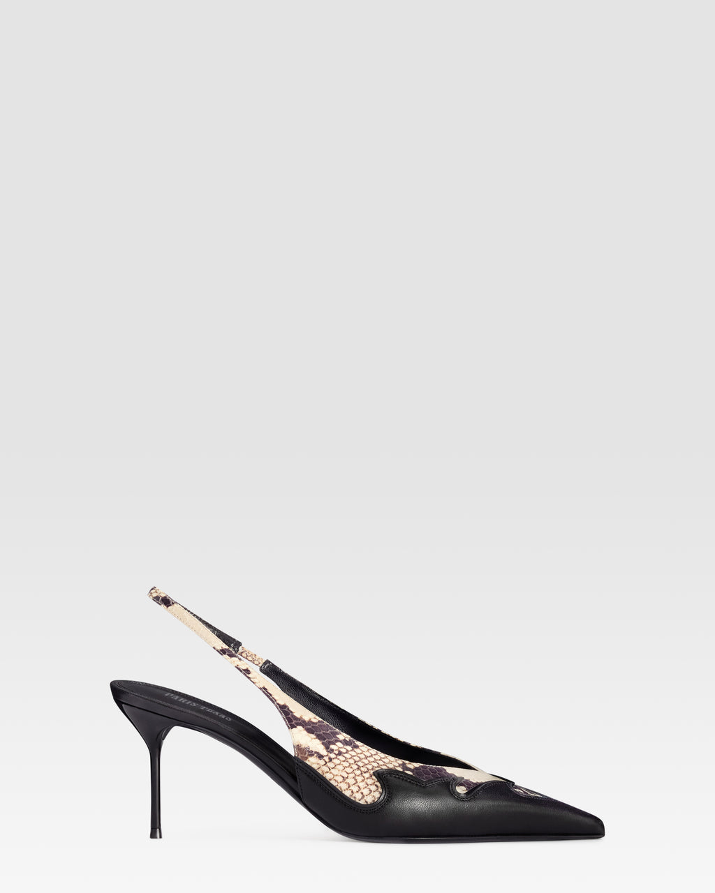 SLINGBACK DE NAPA CON BORDADO CUT-OUT E INCRUSTACIONES DE CORAZON