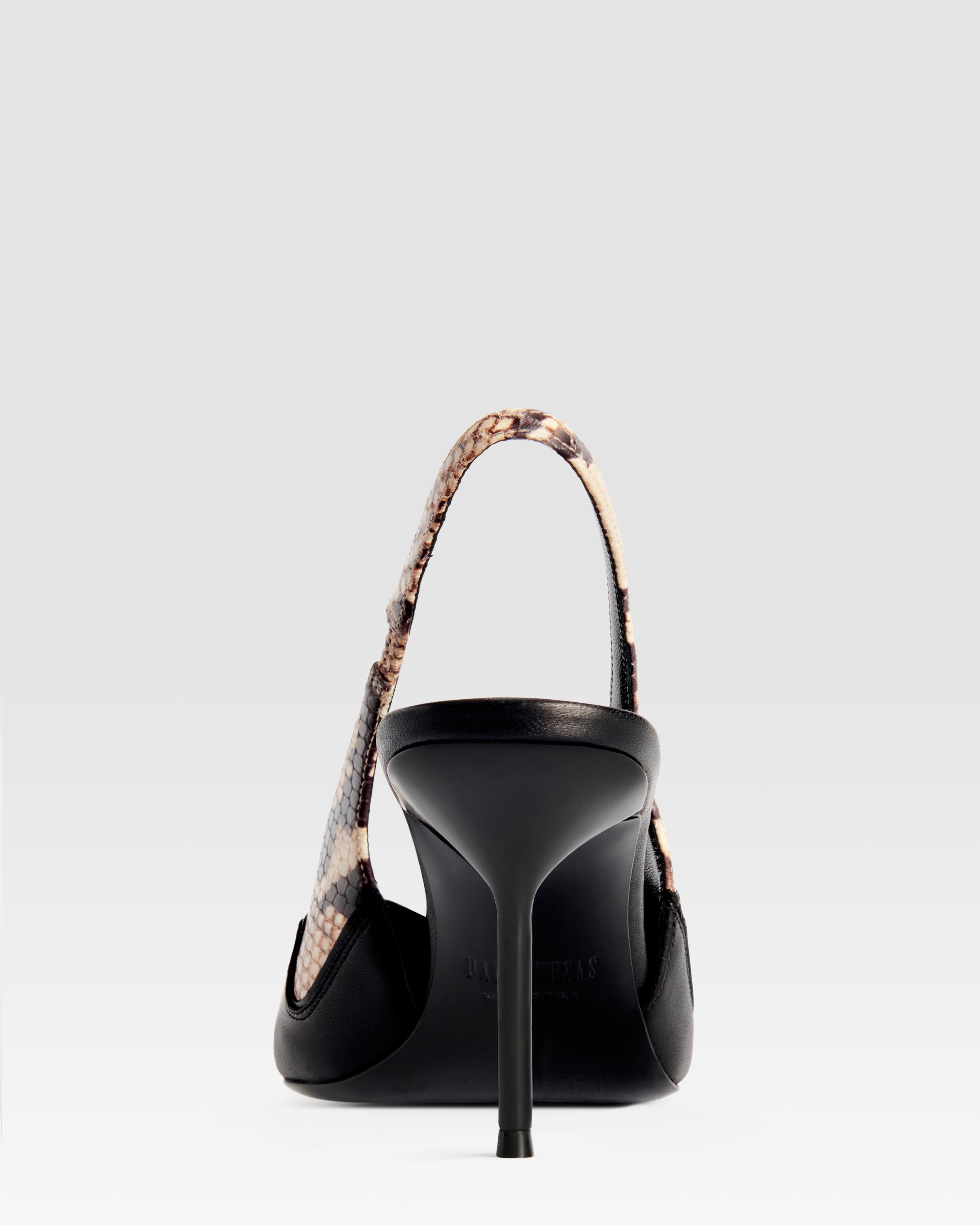 SLINGBACK DE NAPA CON BORDADO CUT-OUT E INCRUSTACIONES DE CORAZON