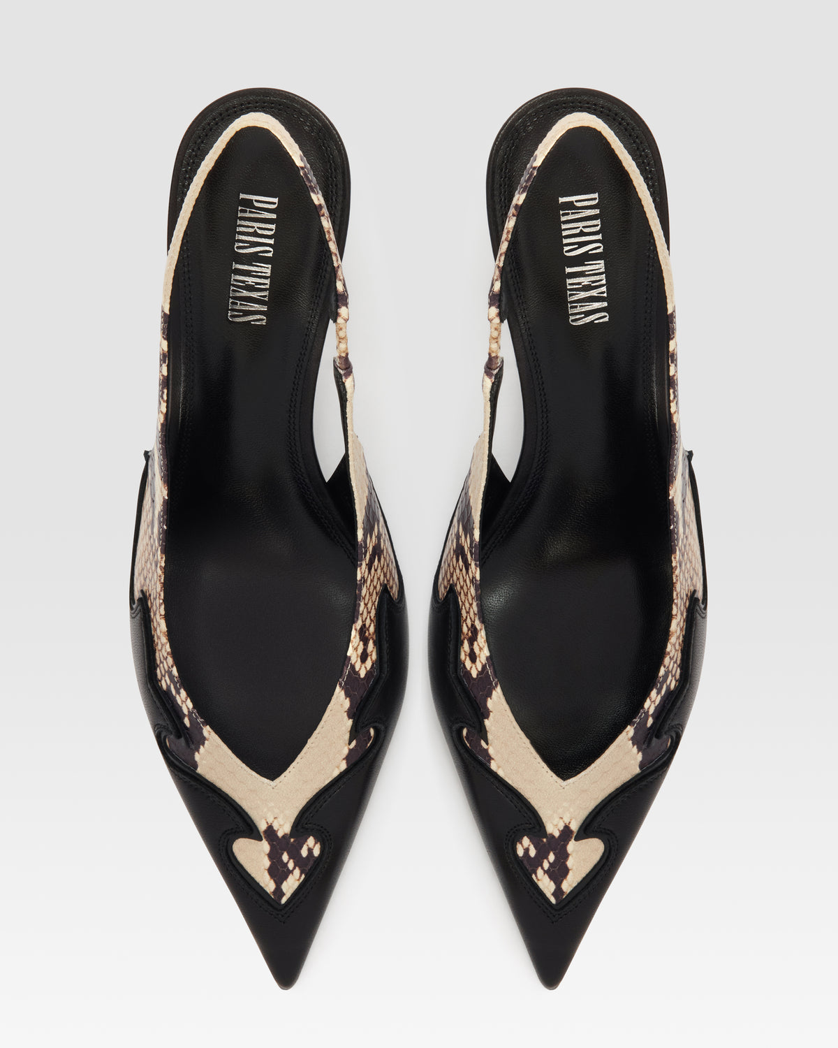 SLINGBACK DE NAPA CON BORDADO CUT-OUT E INCRUSTACIONES DE CORAZON