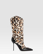 HAARCHALF-STIEFEL MIT LEOPARDEN-PRINT, CUT-OUT-STICKEREI UND HERZ-INLAYS