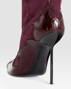 VELOURSLEDERSTIEFEL MIT CUT-OUT-STICKEREI UND HERZ-INLAYS