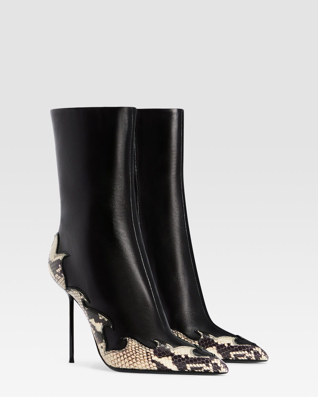 NAPPALEDER ANKLE BOOT MIT CUT-OUT-STICKEREI UND HERZ-INLAYS
