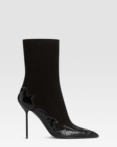 VELOURSLEDER ANKLE BOOT MIT CUT-OUT-STICKEREI UND HERZ-INLAYS