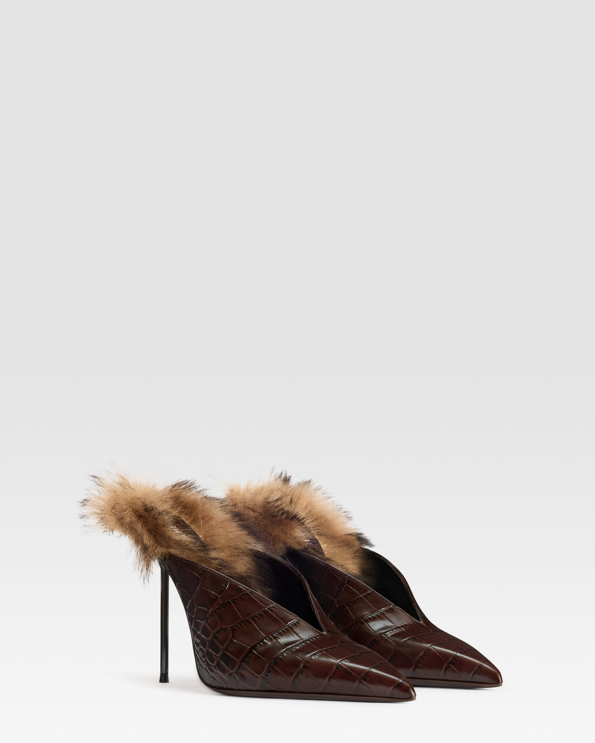 SABOT DE PIEL ESTAMPA COCODRILO CON INSERCION DE SHEARLING