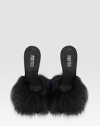 FURRY MULE EN PELO SUAVE Y DETALLES DE CHAROL