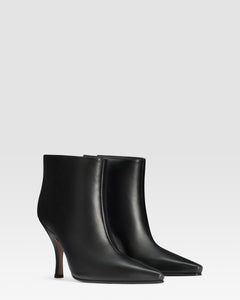 LEATHER ANKLE BOOT