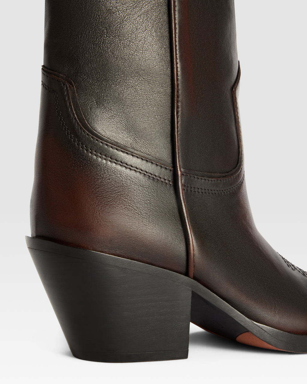 WESTERNSTIEFEL AUS GEBURSTETEM LEDER