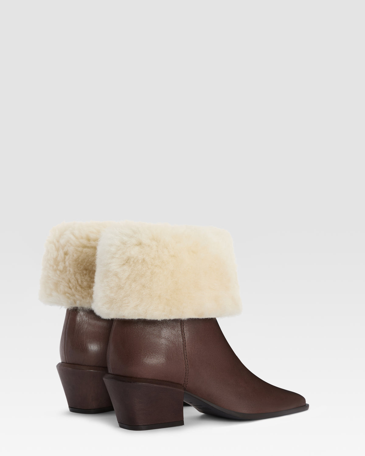 BOTIN DE PIEL Y SHEARLING SUAVE