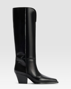 GEBURSTETER LEDERSTIEFEL