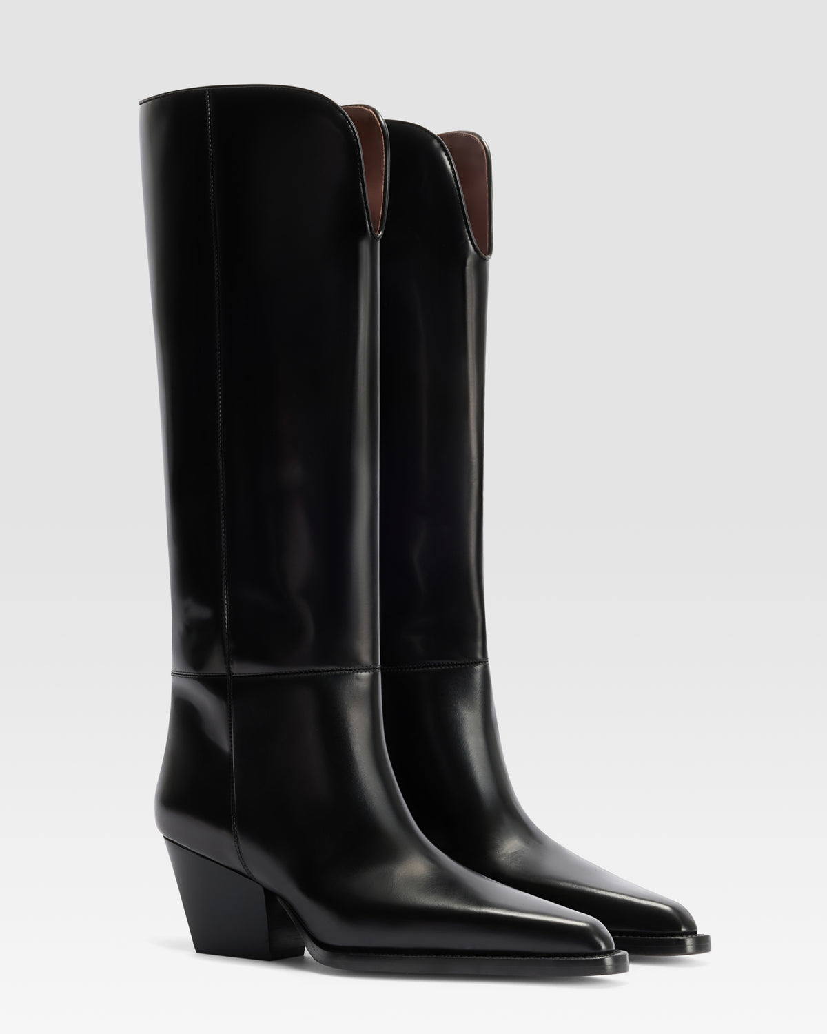 GEBURSTETER LEDERSTIEFEL