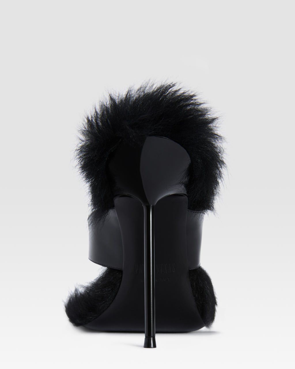 MULE CHANKLA DE PIEL CHAROL CON PLANTILLA DE SHEARLING