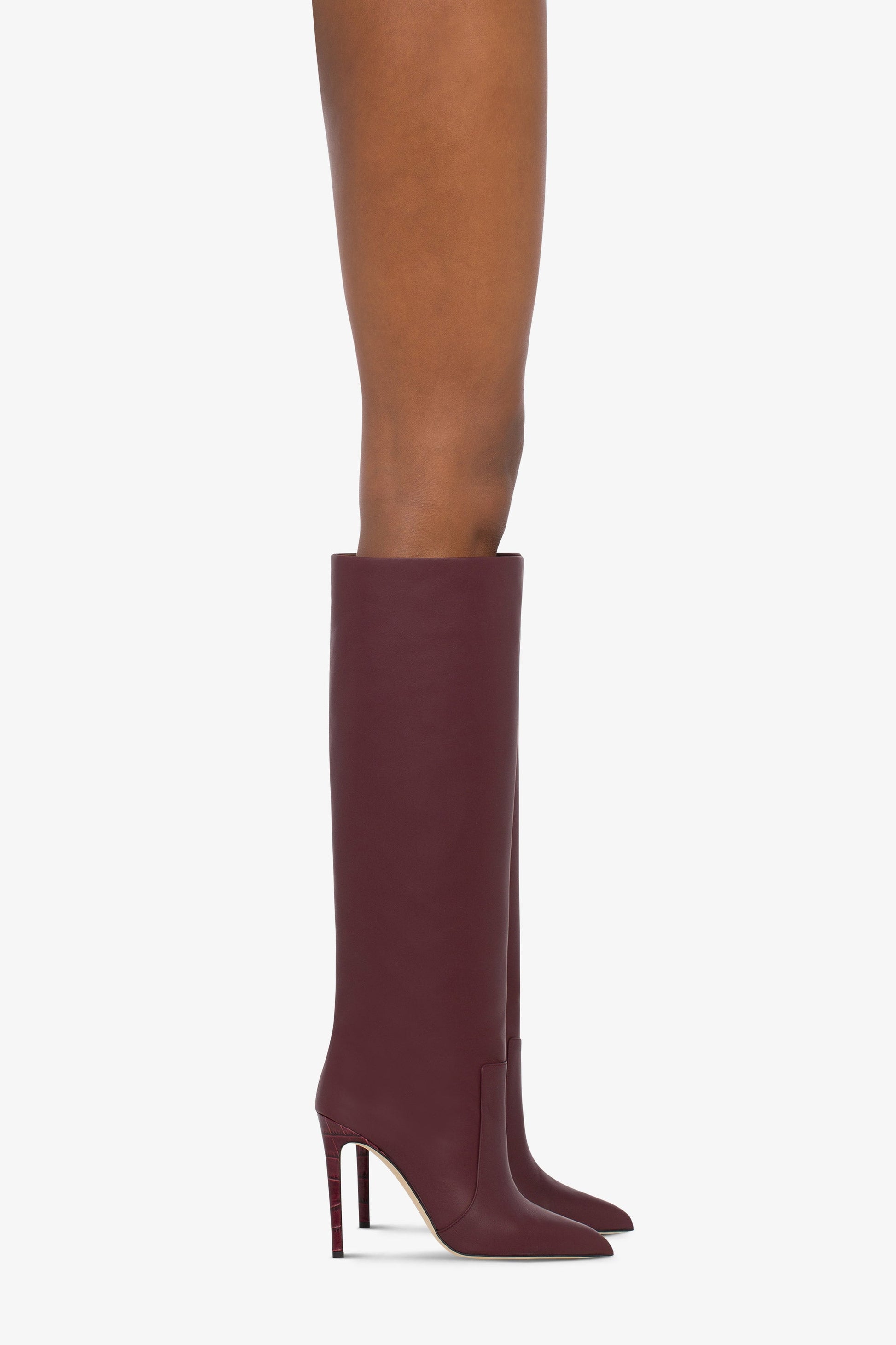 Bottes pointues en cuir lisse bordeaux - Produit porté